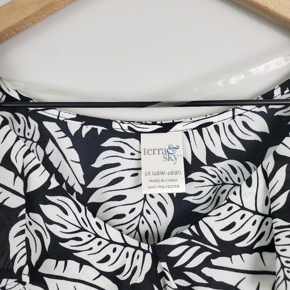 Terra and Sky Black White Tropical Print Sleeveless Top 1X BNWT - Picture 3 of 5